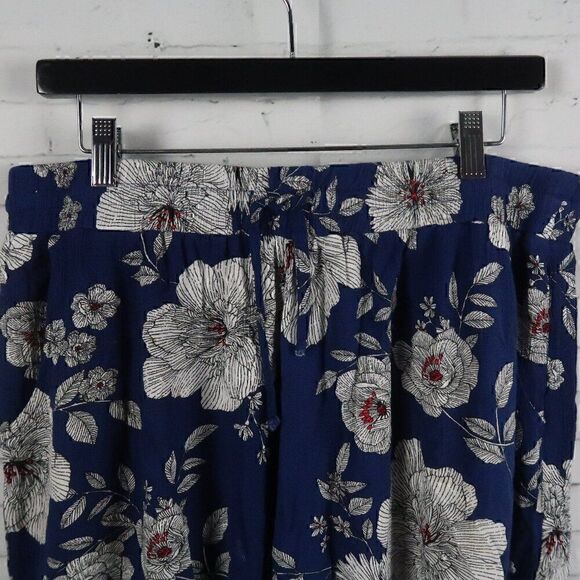 C WONDER BLUE FLORAL HIGH RISE RAYON SHORTS WITH POCKETS SIZE XL - Picture 5 of 8
